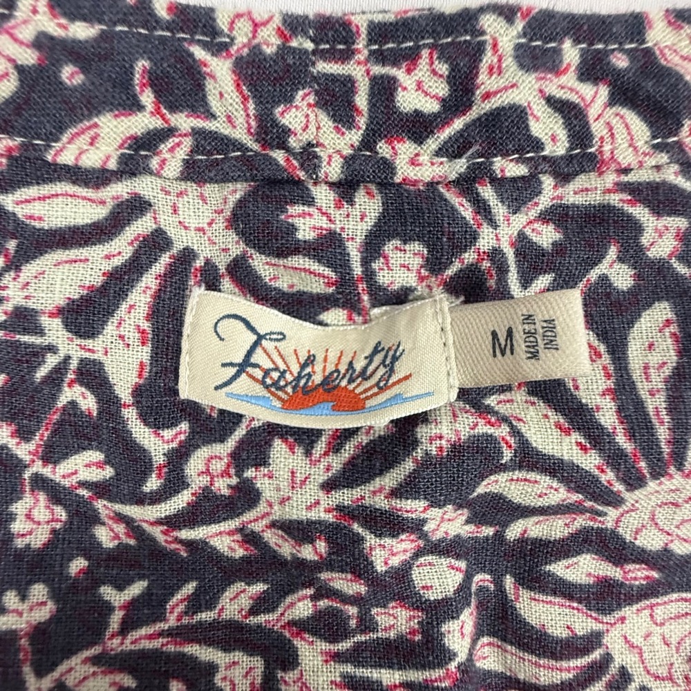 Faherty Womens Floral Bird Print Henley Blouse Navy Blue Short Sleeve Size M - Picture 3 of 7